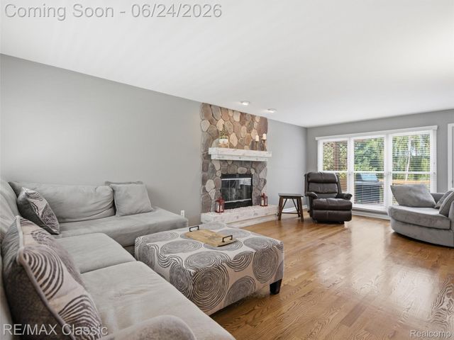 1078 Lake Lane Drive, White Lake Charter Township, MI 48386