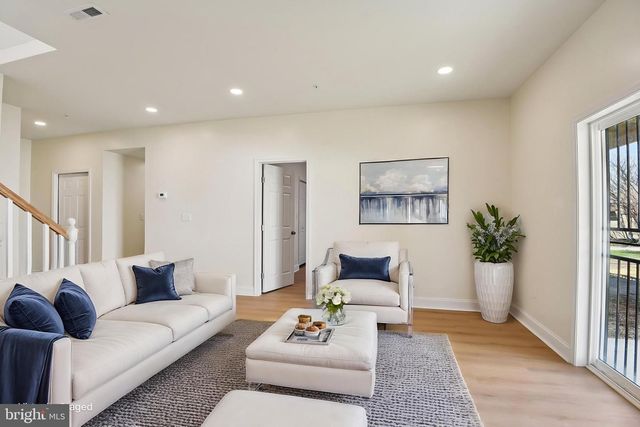 2223 ROSLYN AVE, Baltimore, MD 21216