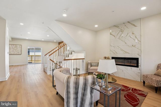 2223 ROSLYN AVE, Baltimore, MD 21216