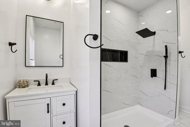 2223 ROSLYN AVE, Baltimore, MD 21216