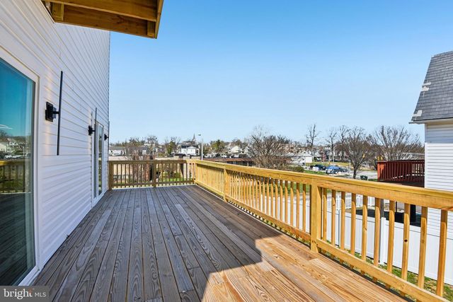 2223 ROSLYN AVE, Baltimore, MD 21216