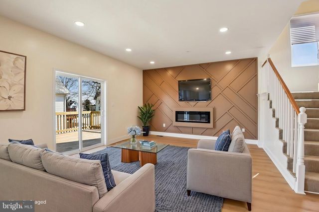 2223 ROSLYN AVE, Baltimore, MD 21216