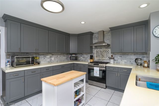 245 Griswold Drive, Youngstown, OH 44512