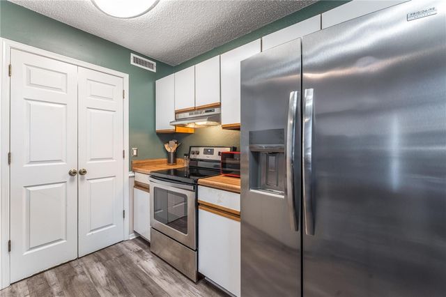 2103 Blueberry Lane, Springdale, AR 72762