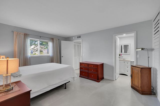 646 Flanders N, Delray Beach, FL 33484