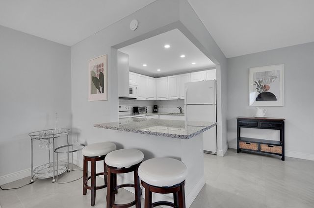 646 Flanders N, Delray Beach, FL 33484