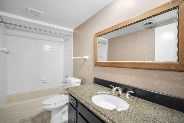 W249S7055 Sugar Maple DRIVE, Waukesha, WI 53189