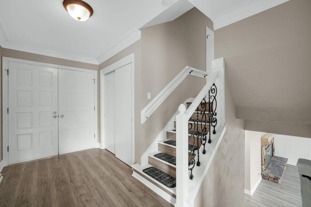 W249S7055 Sugar Maple DRIVE, Waukesha, WI 53189