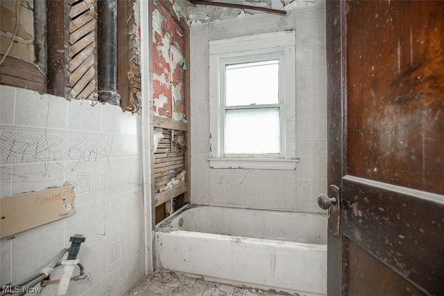 13819 Northfield Avenue, East Cleveland, OH 44112