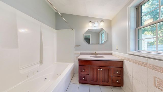 19 Fieldcrest Ter, North Reading, MA 01864