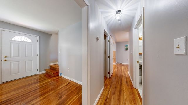 19 Fieldcrest Ter, North Reading, MA 01864