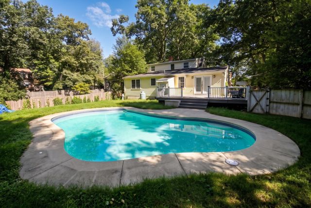 19 Fieldcrest Ter, North Reading, MA 01864