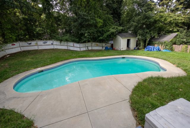 19 Fieldcrest Ter, North Reading, MA 01864