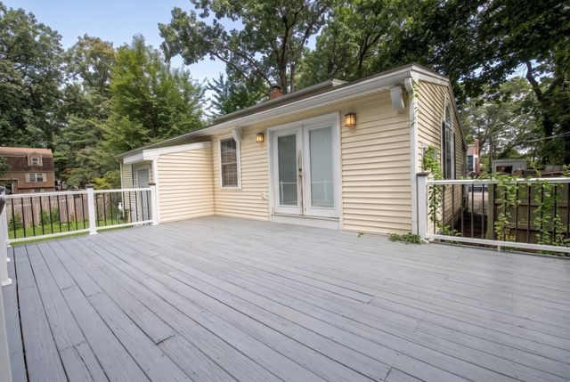 19 Fieldcrest Ter, North Reading, MA 01864