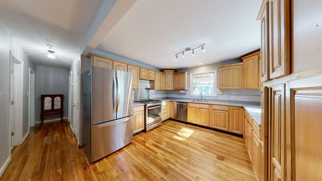 19 Fieldcrest Ter, North Reading, MA 01864