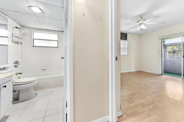 49 Seville C, Delray Beach, FL 33446