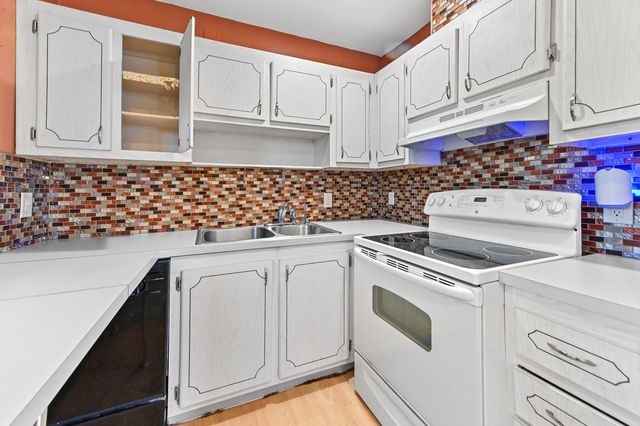49 Seville C, Delray Beach, FL 33446