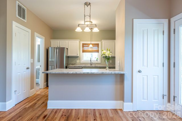 4 Cottage Court, Asheville, NC 28801