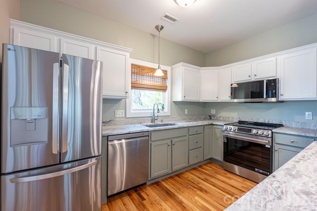 4 Cottage Court, Asheville, NC 28801