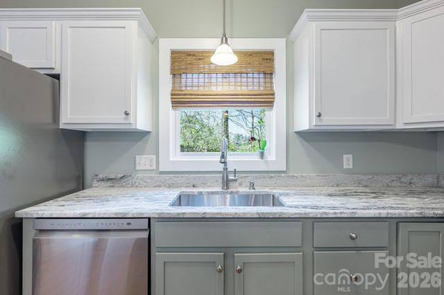 4 Cottage Court, Asheville, NC 28801