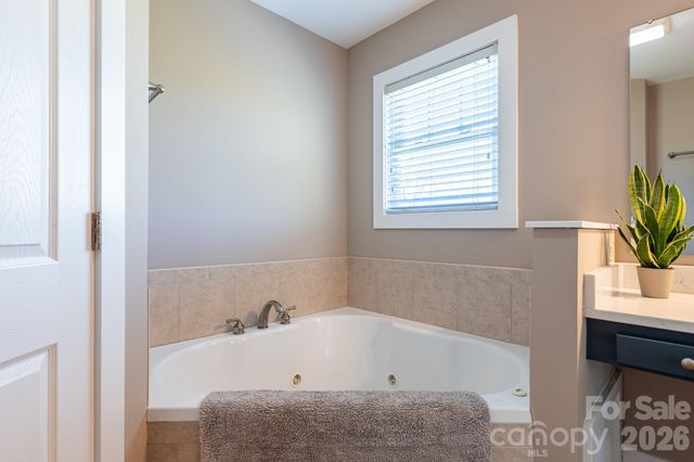 4 Cottage Court, Asheville, NC 28801