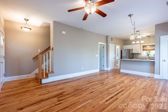 4 Cottage Court, Asheville, NC 28801