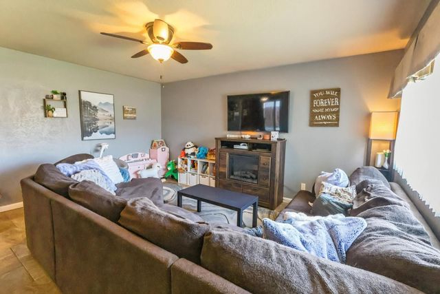 1755 4th Street, Clovis, CA 93611