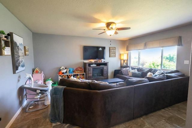 1755 4th Street, Clovis, CA 93611