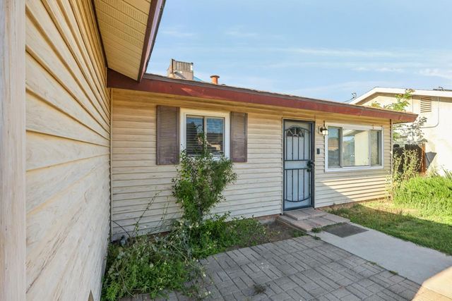 1755 4th Street, Clovis, CA 93611