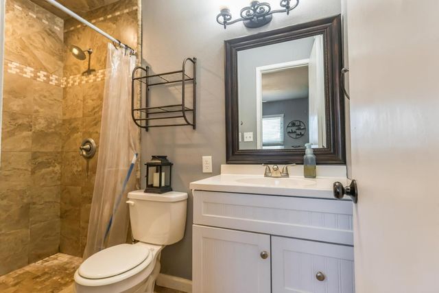 1755 4th Street, Clovis, CA 93611