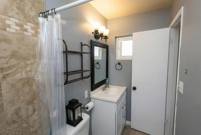 1755 4th Street, Clovis, CA 93611