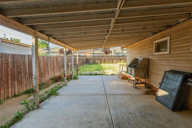 1755 4th Street, Clovis, CA 93611