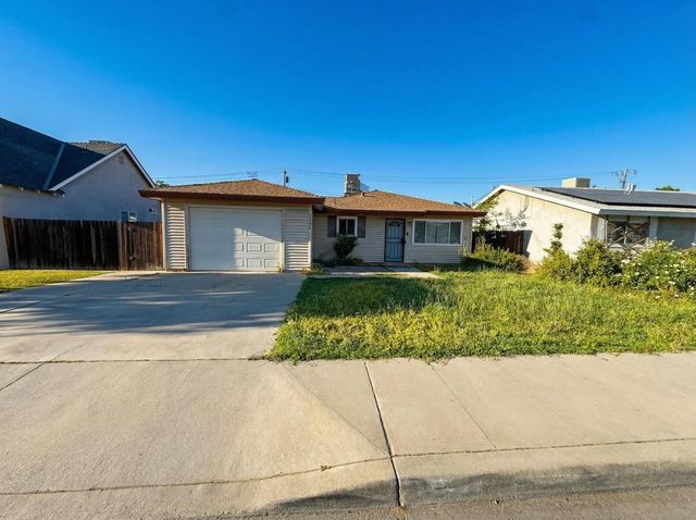 1755 4th Street, Clovis, CA 93611