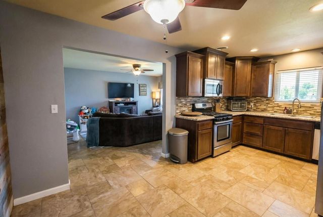 1755 4th Street, Clovis, CA 93611