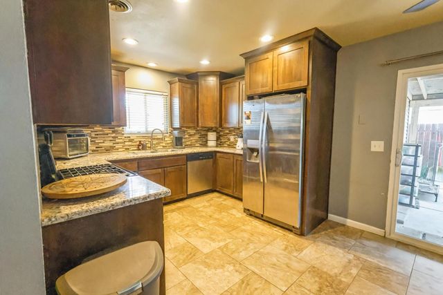 1755 4th Street, Clovis, CA 93611