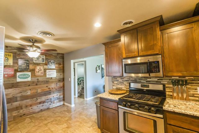 1755 4th Street, Clovis, CA 93611