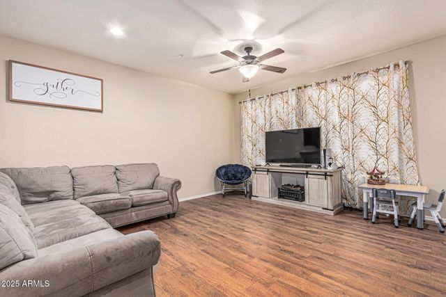 21655 N 36TH Avenue 103, Glendale, AZ 85308