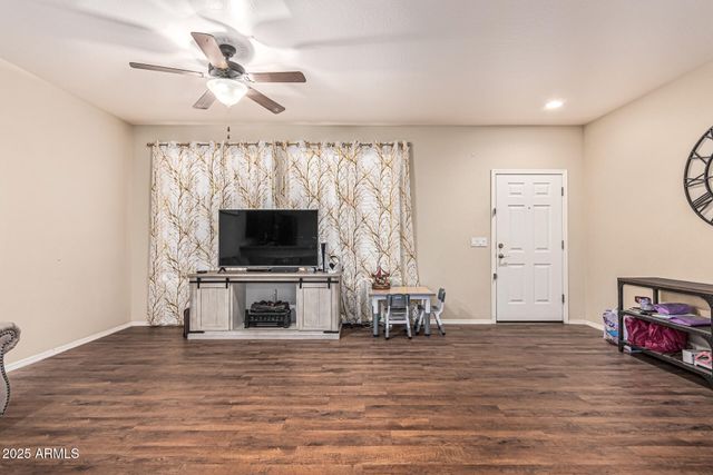 21655 N 36TH Avenue 103, Glendale, AZ 85308