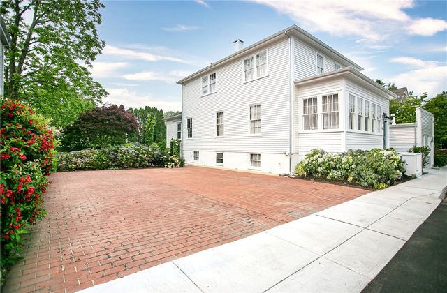 12 Poplar Street, Newport, RI 02840