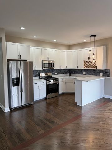 543 E 43rd Street 3W, Chicago, IL 60653
