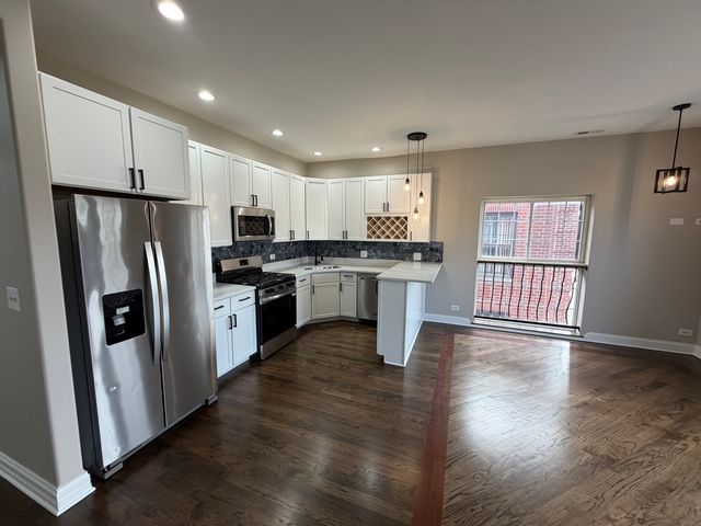 543 E 43rd Street 3W, Chicago, IL 60653
