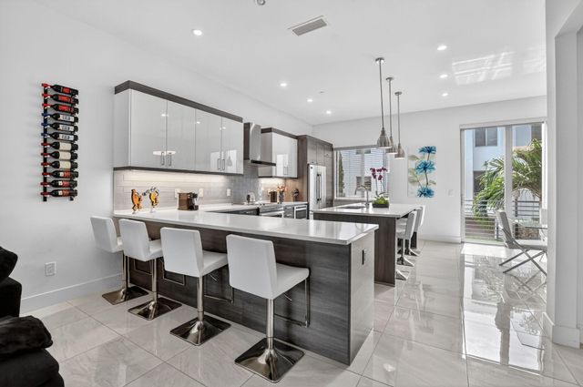 4021 NW 18th Way, Boca Raton, FL 33431