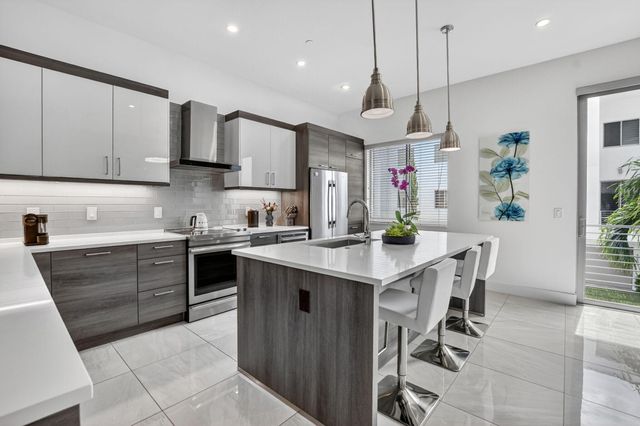 4021 NW 18th Way, Boca Raton, FL 33431