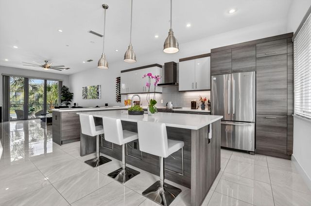 4021 NW 18th Way, Boca Raton, FL 33431