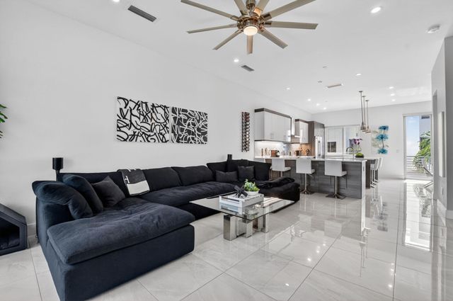 4021 NW 18th Way, Boca Raton, FL 33431