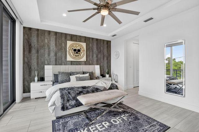 4021 NW 18th Way, Boca Raton, FL 33431