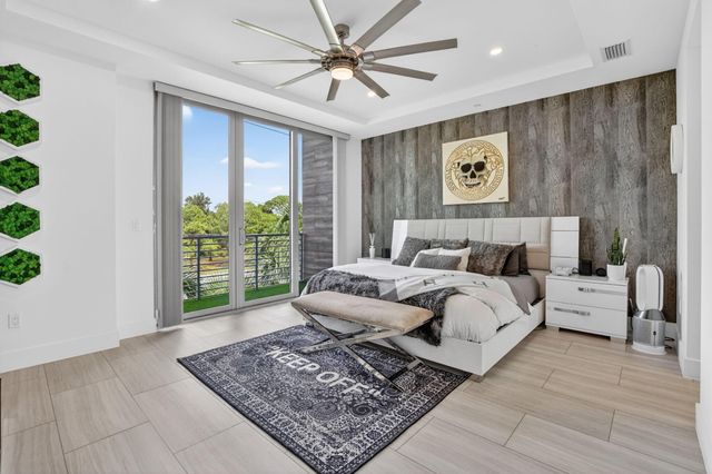 4021 NW 18th Way, Boca Raton, FL 33431