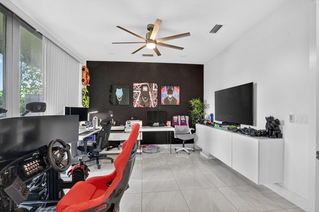 4021 NW 18th Way, Boca Raton, FL 33431