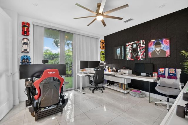 4021 NW 18th Way, Boca Raton, FL 33431