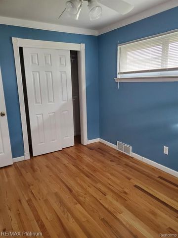 6539 Sterling Court, Garden City, MI 48135